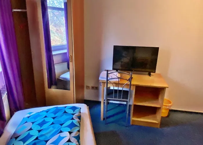 Maccaroni Restaurants & ホテル *