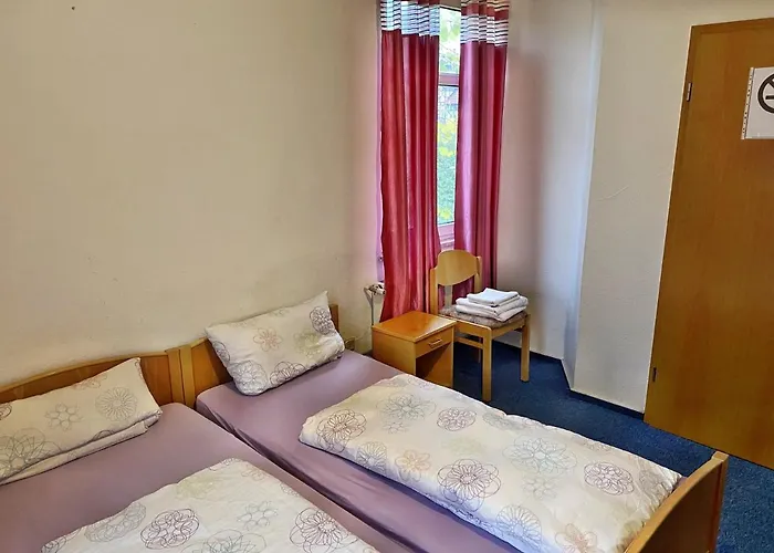 Maccaroni Restaurants & ホテル マイニンゲン