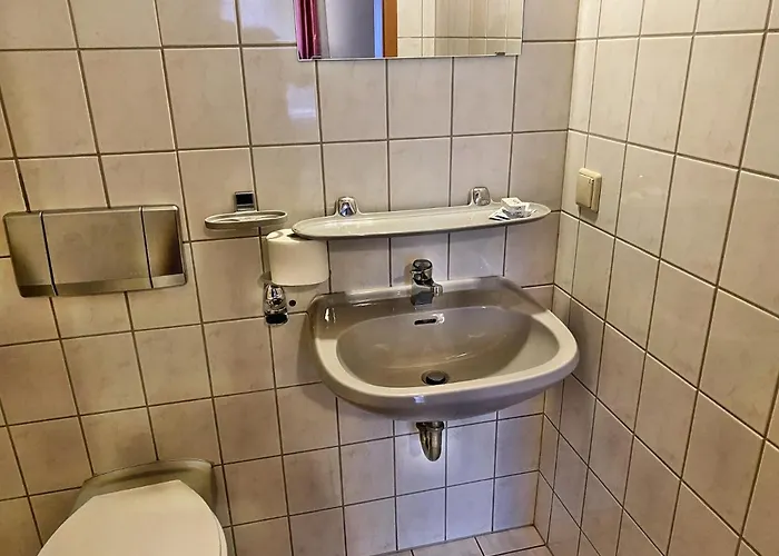 Maccaroni Restaurants & ホテル