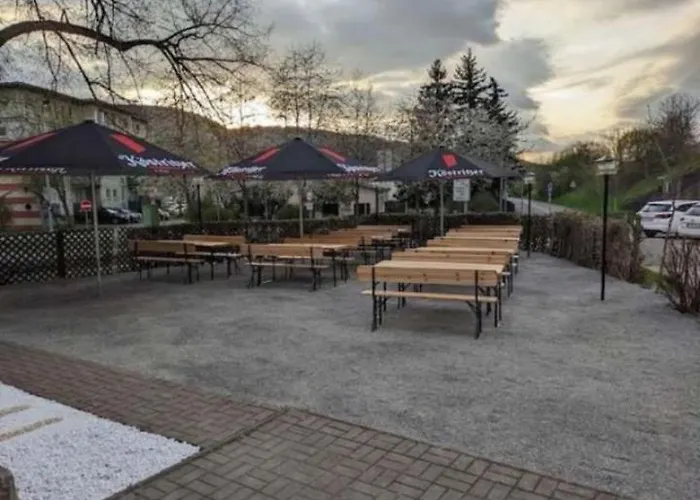 Maccaroni Restaurants & ホテル マイニンゲン