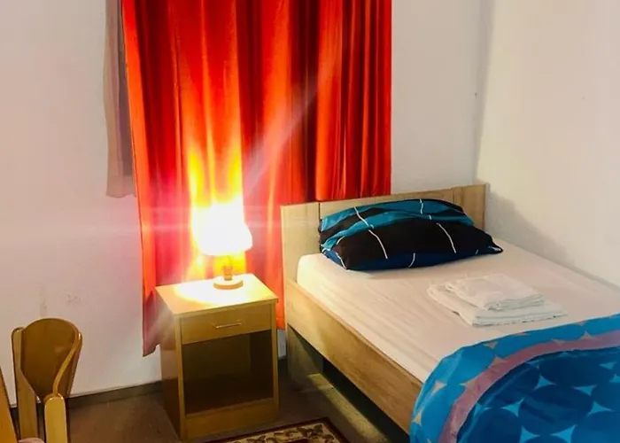 Maccaroni Restaurants & *