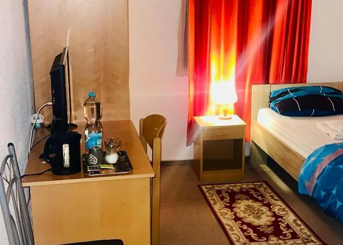 Maccaroni Restaurants & ホテル マイニンゲン